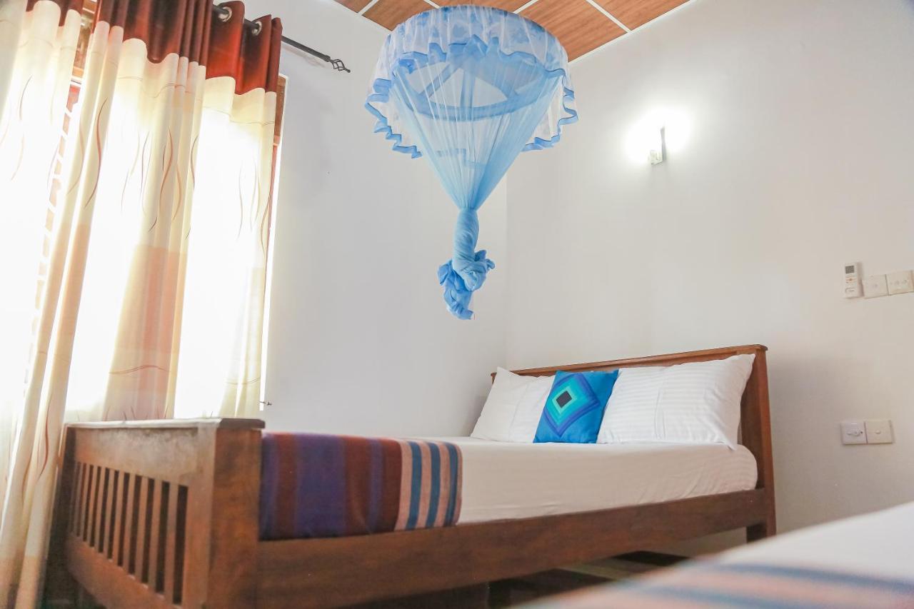 Lakeside Villa Anuradhapura Esterno foto