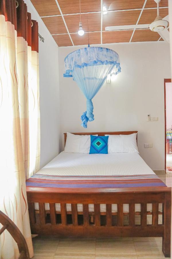 Lakeside Villa Anuradhapura Esterno foto