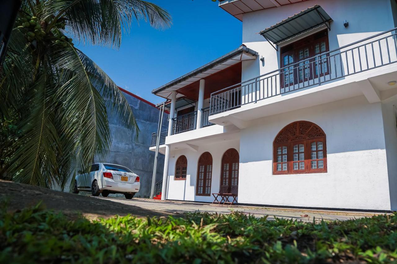 Lakeside Villa Anuradhapura Esterno foto