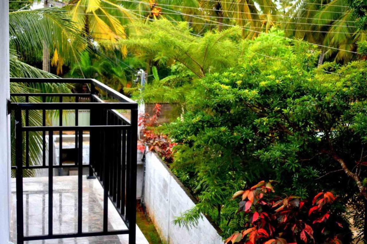 Lakeside Villa Anuradhapura Esterno foto